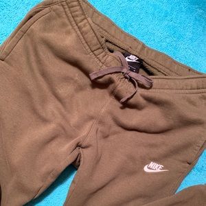 Men’s green Nike joggers